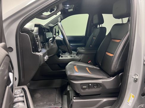 Used 2025 GMC Sierra 2500 AT4 image 16