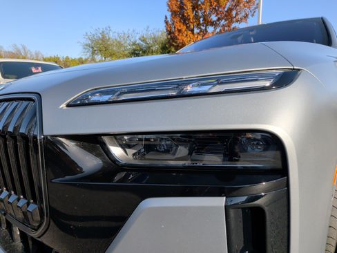 Certified 2025 BMW 760i xDrive w/ Executive Package image 6