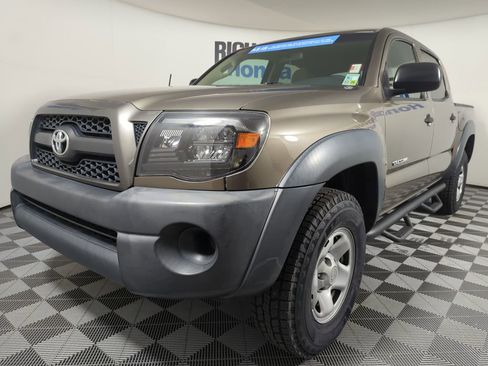 Used 2011 Toyota Tacoma PreRunner image 1