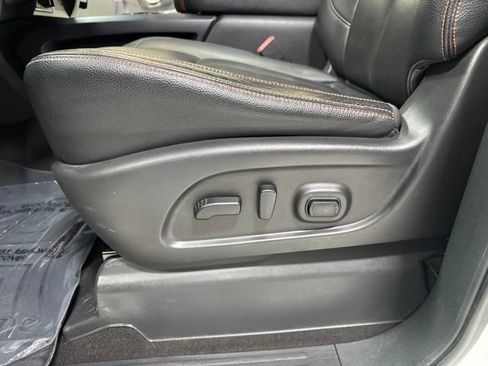 Used 2020 Nissan Titan PRO-4X w/ Pro-4x Convenience Package AWD/4WD image 7