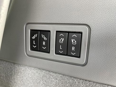 Used 2021 Cadillac XT6 Premium Luxury FWD image 46