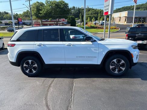 Used 2024 Jeep Grand Cherokee Limited 4xe AWD/4WD image 8