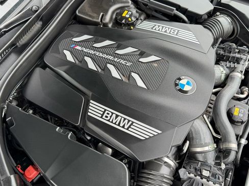 Used 2021 BMW M550i xDrive w/ Executive Package image 17