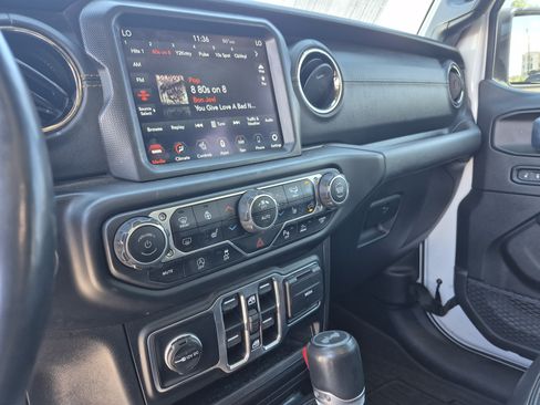 Used 2021 Jeep Wrangler Unlimited Sahara AWD/4WD image 11
