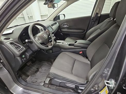 Used 2021 Honda HR-V EX image 11