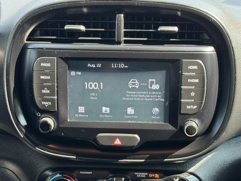 Used 2020 Kia Soul LX FWD image 14