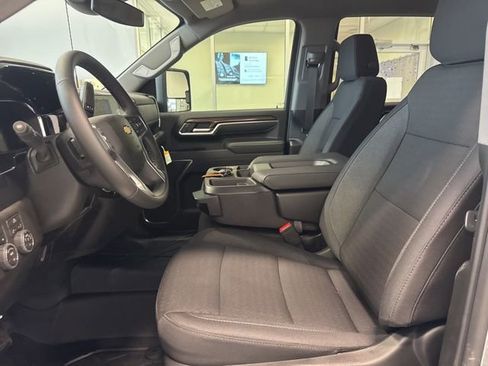New 2026 Chevrolet Silverado 3500 LT image 17