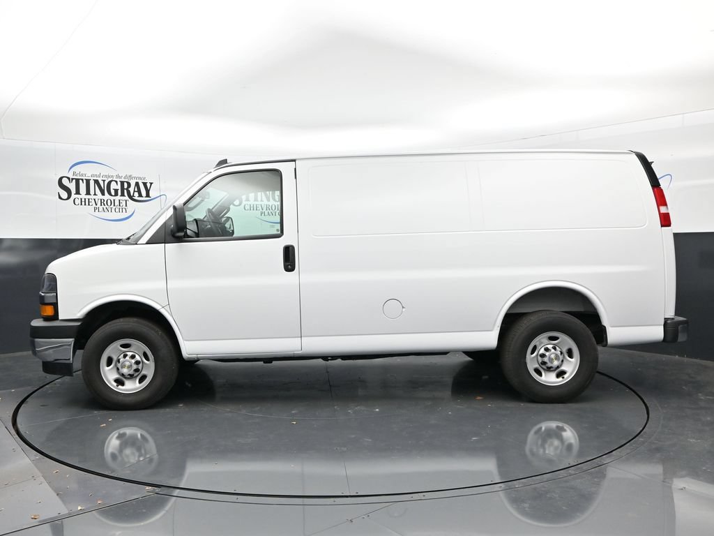 Certified 2025 Chevrolet Express 2500 w/ Driver Convenience Package RWD image 4