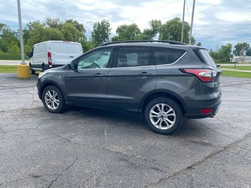 Used 2018 Ford Escape SE FWD image 7