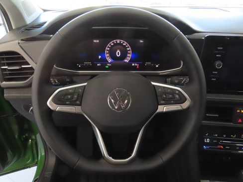 New 2026 Volkswagen Taos SE FWD image 16