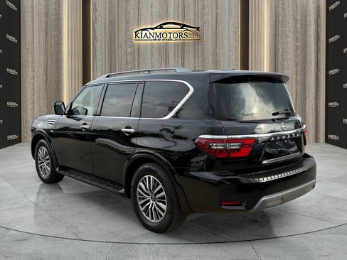 Used 2021 Nissan Armada SV w/ SV Appearance Package image 5