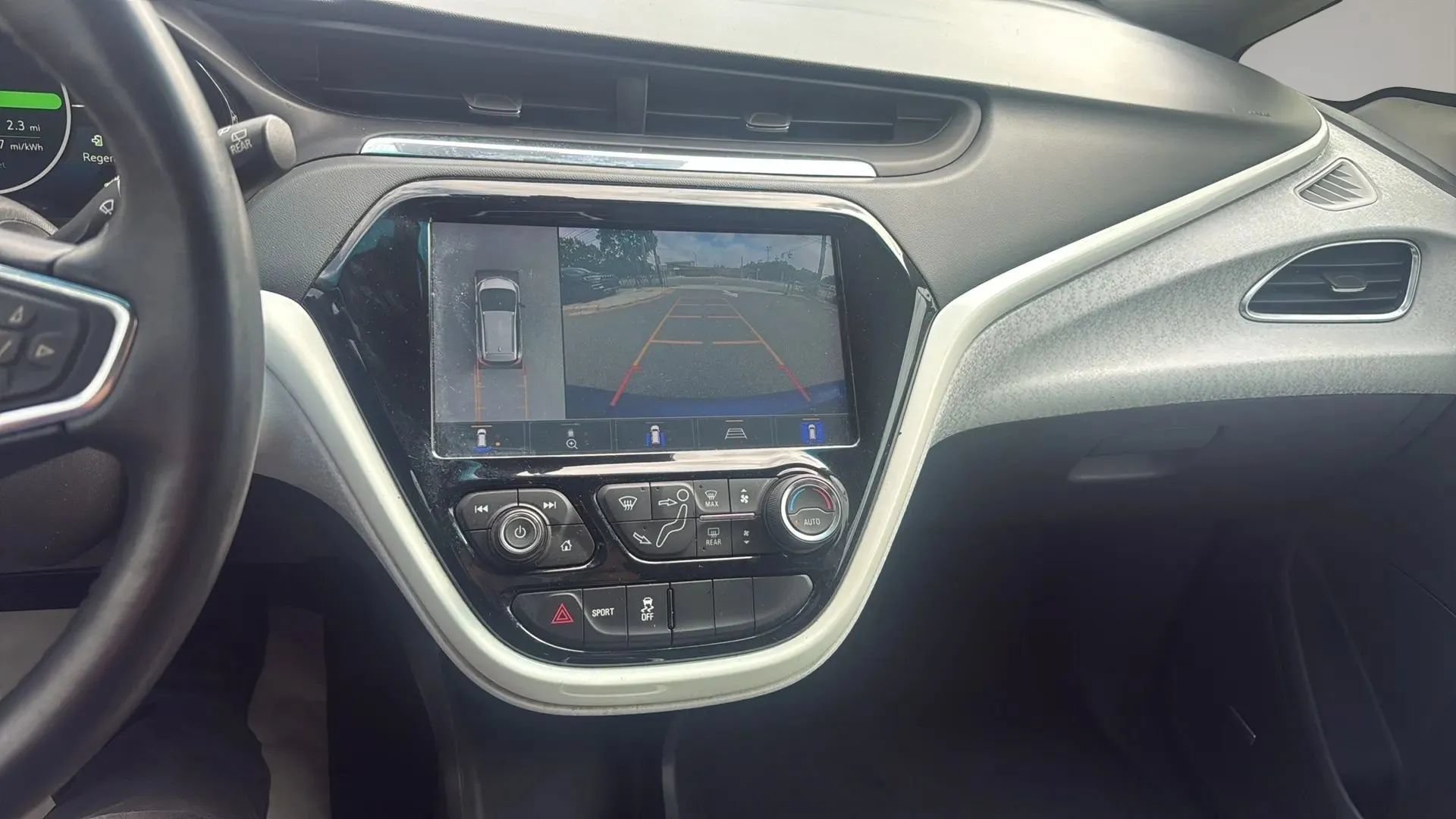 Used 2020 Chevrolet Bolt Premier w/ Infotainment Package FWD image 15