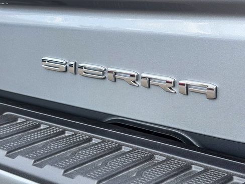 Certified 2025 GMC Sierra 1500 Denali w/ Technology Package AWD/4WD image 11