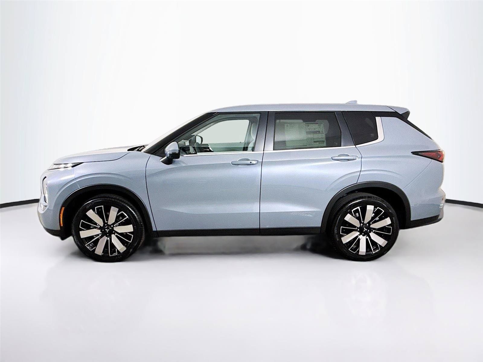 New 2026 Mitsubishi Outlander SE FWD image 4
