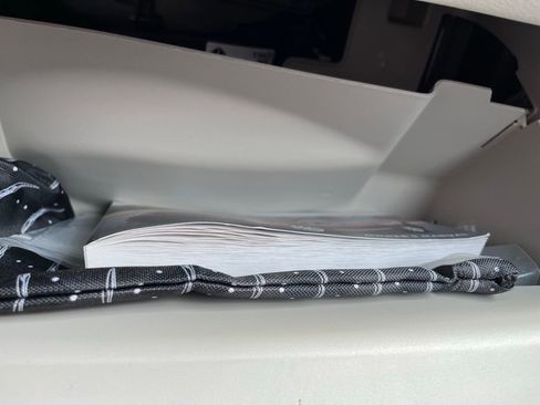 Used 2023 Chrysler Voyager LX image 13