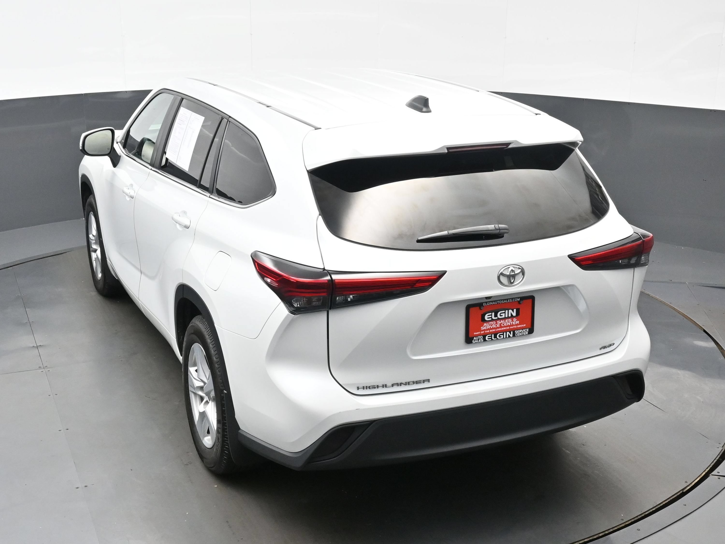 Used 2023 Toyota Highlander L AWD/4WD image 35