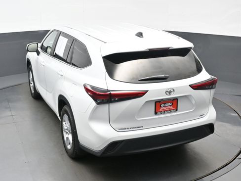Used 2023 Toyota Highlander L AWD/4WD image 35