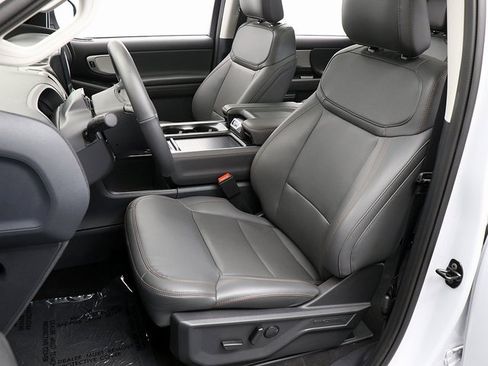 New 2025 Ford Expedition Max Active image 9