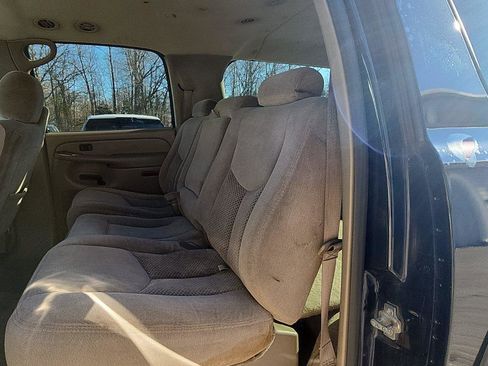 Used 2004 Chevrolet Suburban LS w/ Preferred Equipment Group image 19
