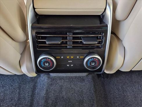 Used 2023 Land Rover Range Rover SE AWD/4WD image 18