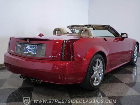 Used 2005 Cadillac XLR image 11