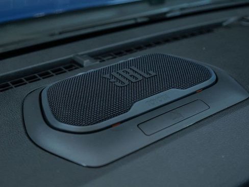 Certified 2025 Toyota Tacoma TRD Off-Road image 21