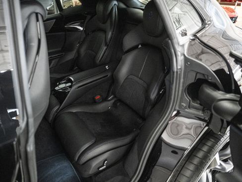 Used 2024 Ferrari Purosangue image 29