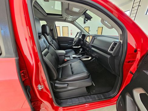 Used 2022 Nissan Frontier SV w/ SV Premium Package RWD image 33