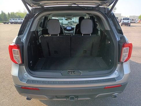 Used 2023 Ford Explorer XLT w/ Equipment Group 202A AWD/4WD image 34