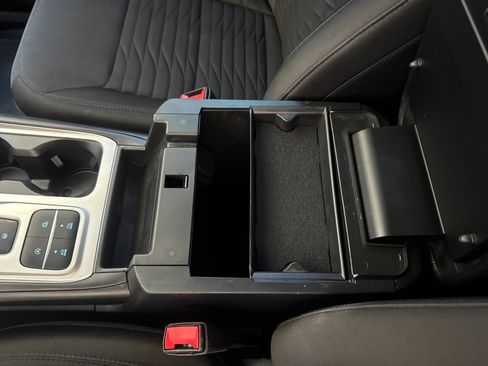 Used 2021 Ford Explorer XLT RWD image 25