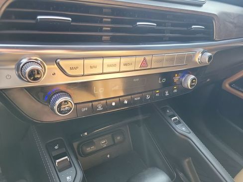 Used 2022 Kia Telluride SX w/ Towing Package FWD image 32