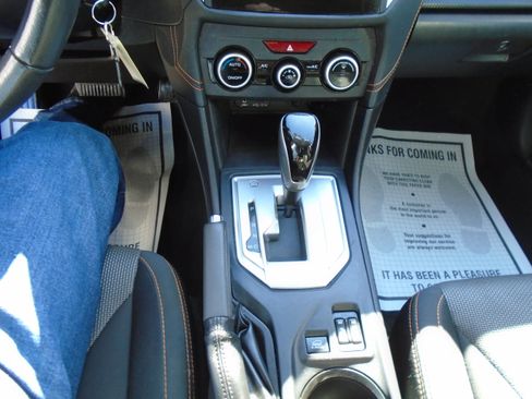 Used 2021 Subaru Crosstrek 2.0i Premium image 18