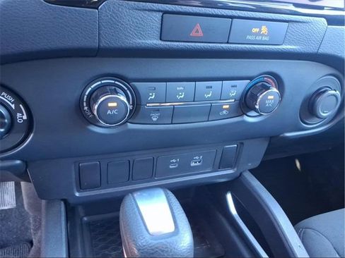 Used 2022 Nissan Frontier SV image 16