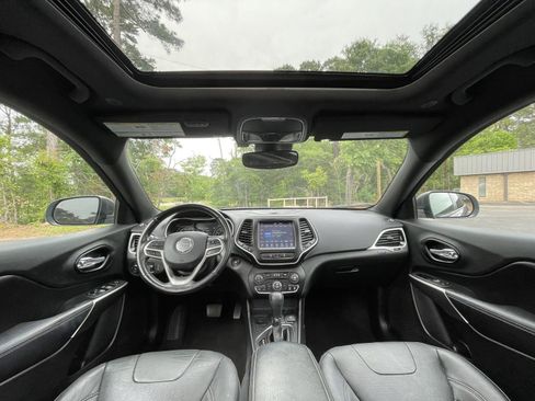 Used 2021 Jeep Cherokee Latitude Lux 80th Anniv w/ Quick Order Package 26U 80TH FWD image 15