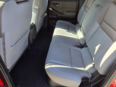 Used 2022 Nissan Frontier SV w/ Technology Package RWD image 10