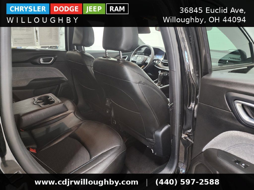 Used 2024 Jeep Compass Latitude AWD/4WD image 31