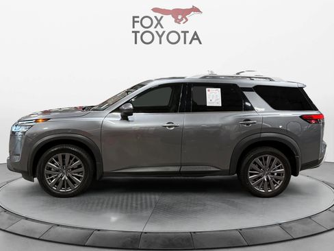 Used 2023 Nissan Pathfinder SL w/ SL Premium Package image 4