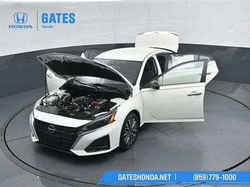 Used 2025 Nissan Altima 2.5 SV FWD image 50