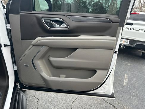 Used 2021 GMC Yukon SLT w/ SLT Luxury Plus Package image 15