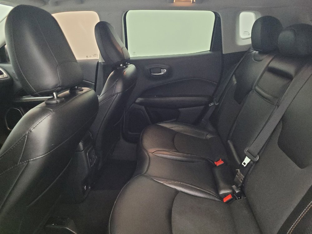 Used 2020 Jeep Compass Latitude w/ Cold Weather Group AWD/4WD image 18