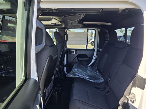 New 2026 Jeep Gladiator Mojave AWD/4WD image 18
