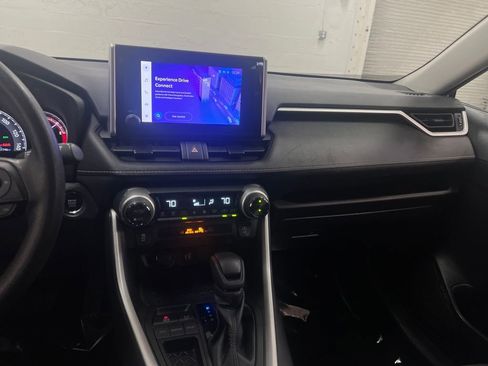Used 2024 Toyota RAV4 XLE FWD image 19