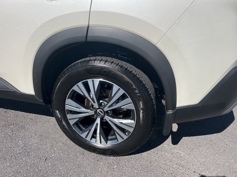 Used 2022 Nissan Rogue SV image 29