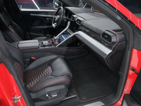 Used 2021 Lamborghini Urus image 34