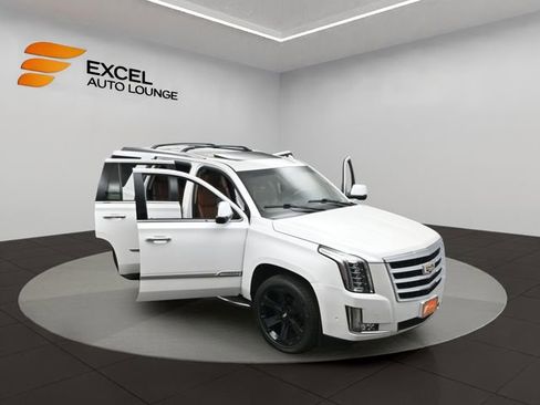 Used 2020 Cadillac Escalade Luxury image 50