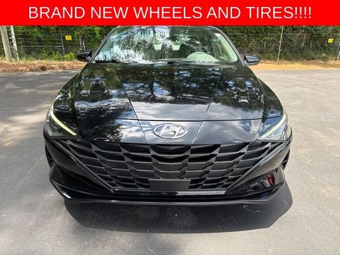 Used 2023 Hyundai Elantra SEL w/ Convenience Package FWD image 8