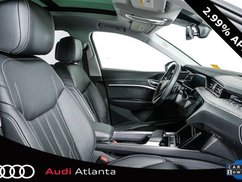 Used 2022 Audi e-tron Prestige w/ Prestige Package image 24
