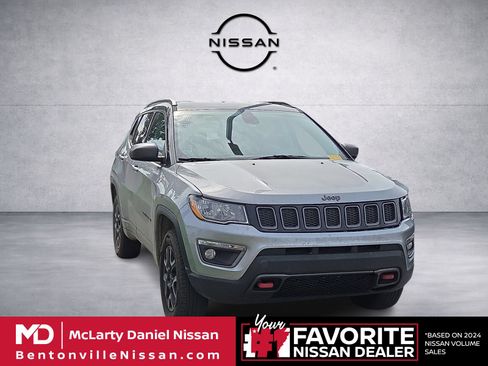 Used 2019 Jeep Compass Trailhawk AWD/4WD image 1