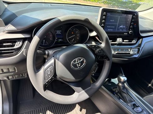 Used 2021 Toyota C-HR LE FWD image 9