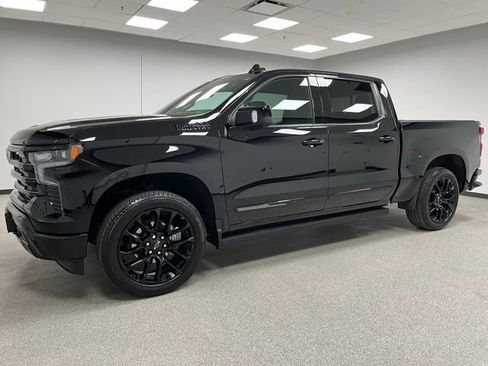 Used 2025 Chevrolet Silverado 1500 High Country w/ Midnight Edition AWD/4WD image 6